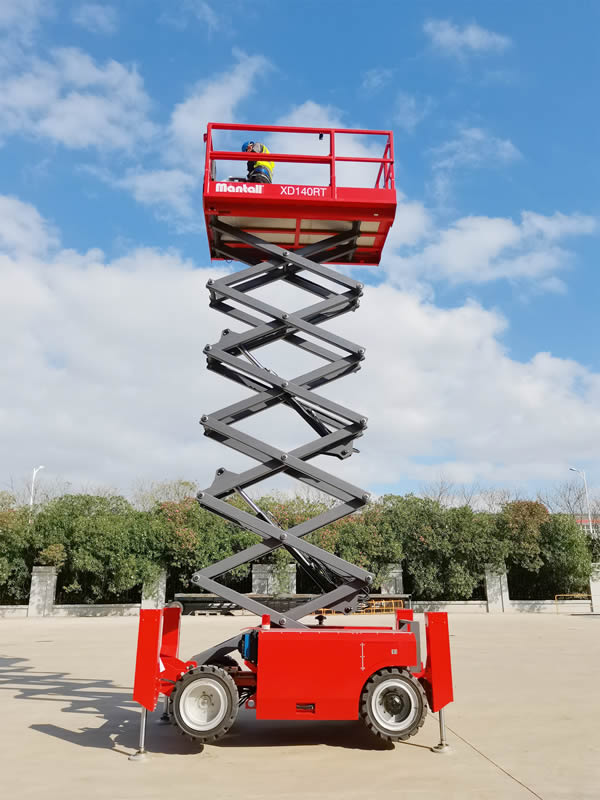 Self-Propelled Rough Terrain Scissor Lift, XD Series